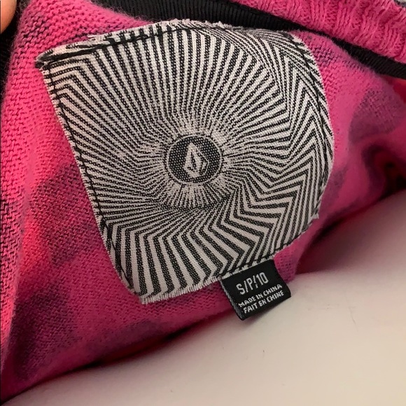 Volcom pink and black sweater sz S - Picture 8 of 8